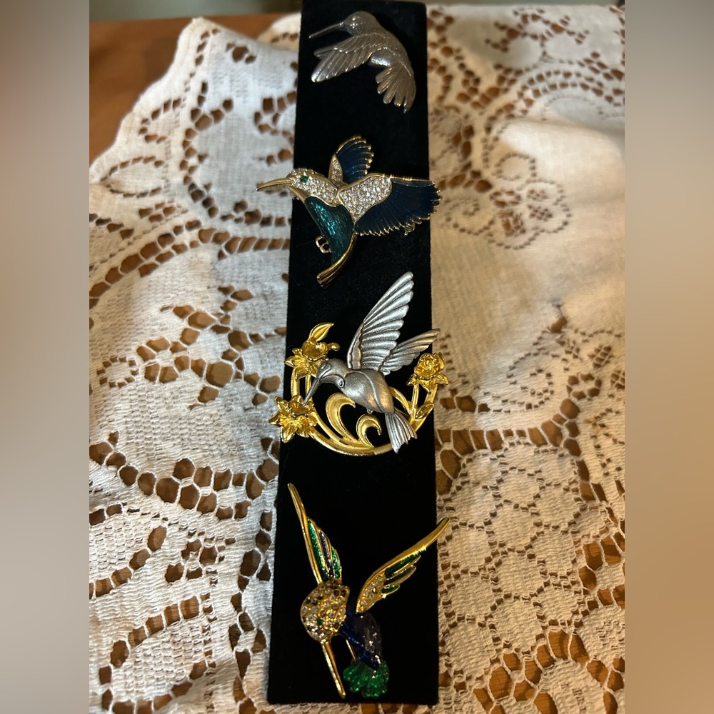 VINTAGE - hummingbird pins/brooches